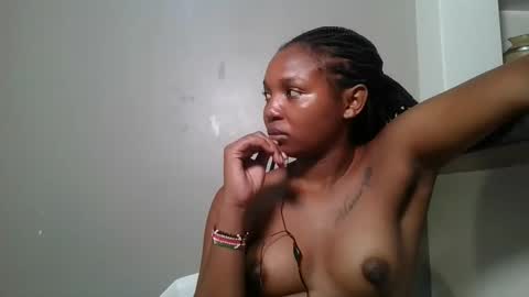 Snapshot of bootie_caramel chatting on May 2026 04:06:01 AM bootie_caramel online show from May 2026 04:06:01 AM