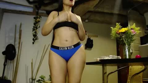 MARIANA online show from October 2025 09:45:01 PM