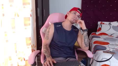 booyhott_ online show from October 2025 06:25:02 PM