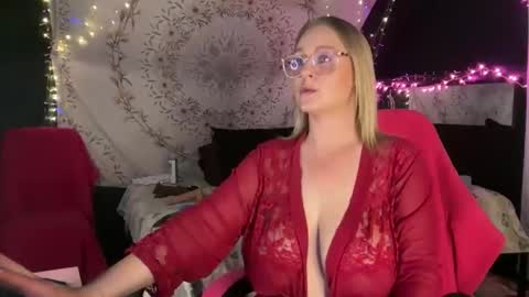 Snapshot of bossmomma chatting on February 2026 02:01:02 AM BossMom online show from February 2026 02:01:02 AM