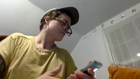Snapshot of bottom_boiz chatting on December 2024 06:53:02 AM Rue online show from December 2024 06:53:02 AM