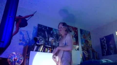 Bottomboo7 online show from April 2026 12:38:01 PM