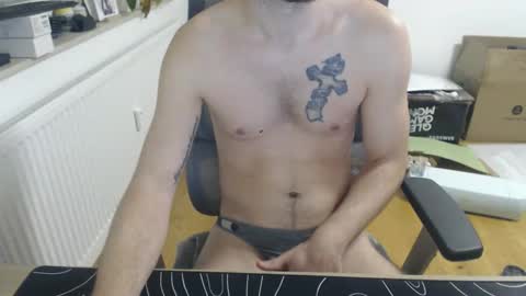 boy_t0y89 online show from February 2026 12:17:02 PM