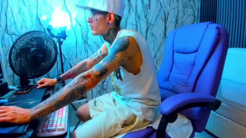 boy_tatto77 online show from March 2026 02:11:02 PM