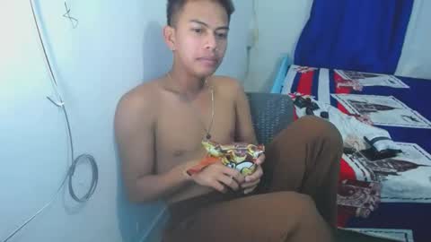 boyax16 online show from December 2024 08:07:01 PM