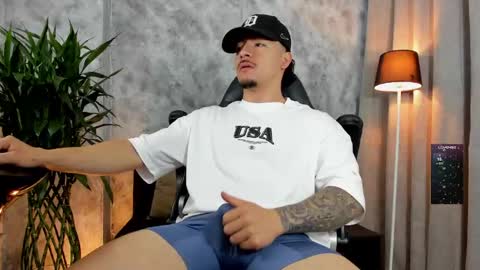 boyc02_ online show from December 2025 12:58:02 PM