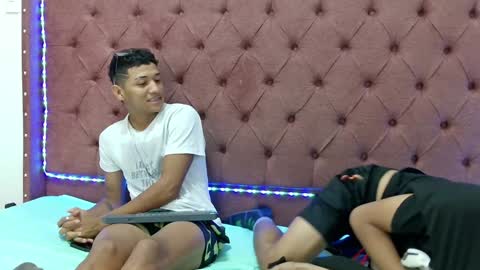 ALEX - TAYLER  -MIKE online show from February 2025 01:54:01 PM