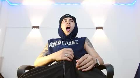 Snapshot of br4ndon_cooper chatting on October 2025 02:15:02 PM Brandon online show from October 2025 02:15:02 PM