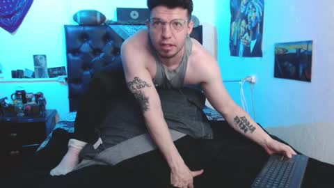 brad hot boy online show from January 2025 04:14:02 PM