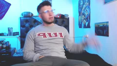 brad hot boy online show from November 2025 04:00:01 AM