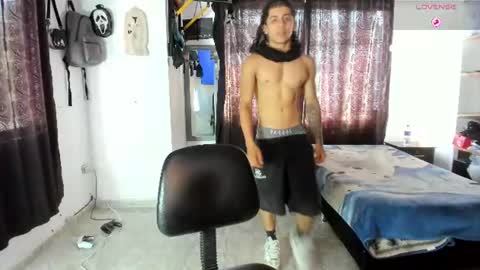 Snapshot of bradley_strong_ chatting on July 2026 07:39:01 PM Bradley Strong online show from July 2026 07:39:01 PM