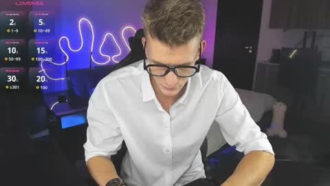 Snapshot of bradmaloney chatting on September 2025 08:21:02 PM brad maloney online show from September 2025 08:21:02 PM