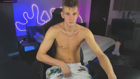 Snapshot of bradmaloney chatting on October 2025 08:49:01 PM brad maloney online show from October 2025 08:49:01 PM