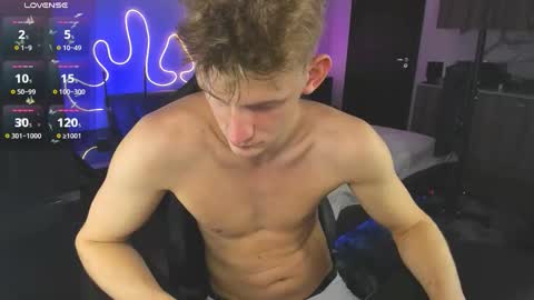 Snapshot of bradmaloney chatting on October 2025 08:33:02 PM brad maloney online show from October 2025 08:33:02 PM