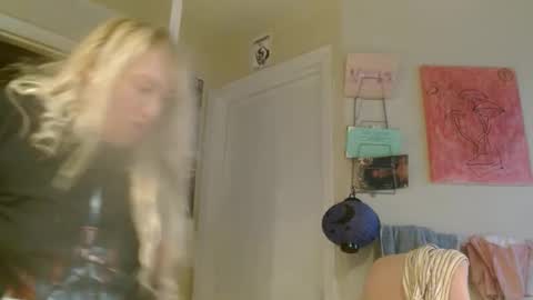 Snapshot of braindeadbetty chatting on April 2026 01:17:01 PM i am a naughty jedi knight online show from April 2026 01:17:01 PM
