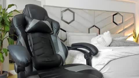 Brandon and Nath online show from February 2025 03:54:01 AM