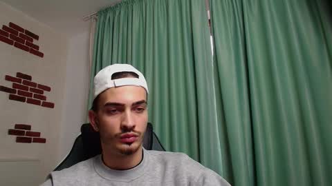 Snapshot of brandontatex chatting on December 2024 01:33:01 PM BrandonTateX online show from December 2024 01:33:01 PM