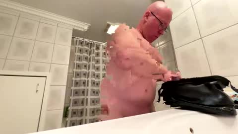 Snapshot of brandx420 chatting on April 2026 09:20:02 PM Brandx420 online show from April 2026 09:20:02 PM