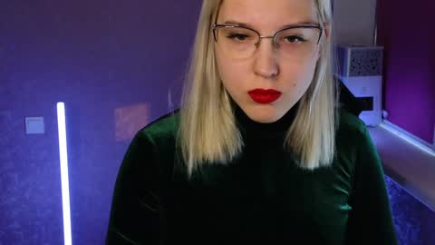 Belle  online show from December 2024 04:22:02 AM