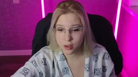 Belle  online show from January 2025 05:48:02 AM