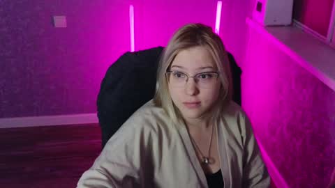 Belle  online show from February 2025 12:53:02 AM