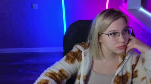 Belle  online show from February 2025 05:25:01 AM