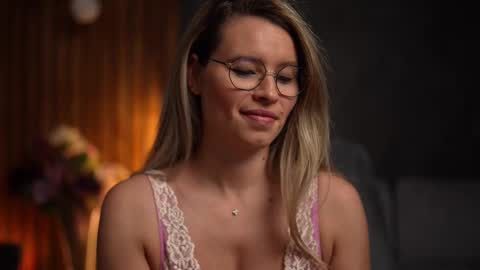 Alex online show from February 2025 04:47:02 AM