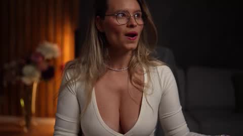 Alex online show from October 2025 04:21:02 AM