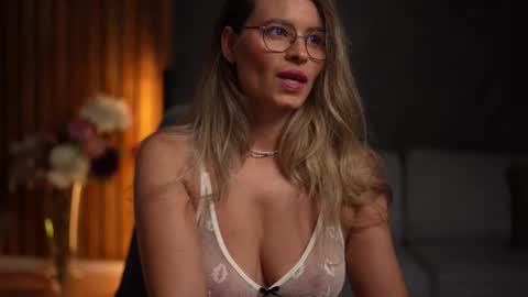 Alex online show from October 2025 04:12:01 AM