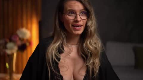 Alex online show from November 2025 05:17:01 AM