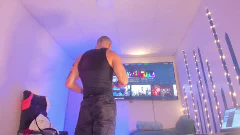 Snapshot of branfonhot chatting on October 2025 09:34:02 AM Instagram             twitter BRAN LOPEZ  online show from October 2025 09:34:02 AM