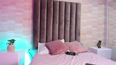   online show from February 2025 05:05:01 AM