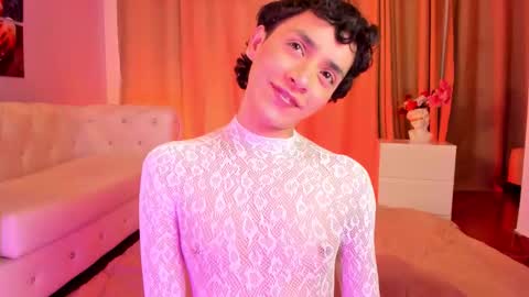   online show from November 2025 10:04:01 PM