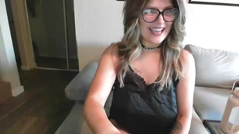 Snapshot of brattybarbiebabe chatting on July 2026 01:12:02 AM BrattyBarbieBabe online show from July 2026 01:12:02 AM