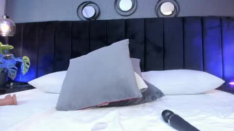   online show from April 2026 04:08:02 AM