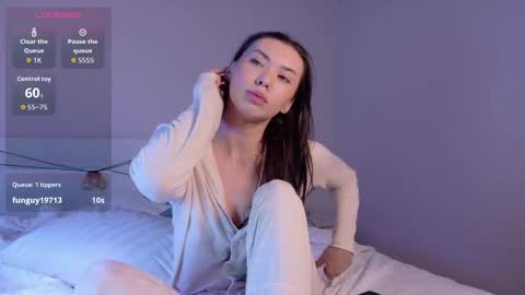 Snapshot of brenda_m00n chatting on May 2026 11:37:01 AM Brenda online show from May 2026 11:37:01 AM