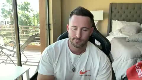 Brett Mycles online show from November 2025 06:18:01 PM