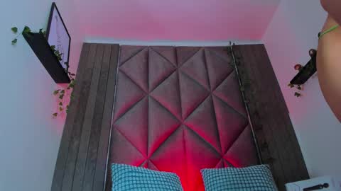 B R I A  online show from March 2026 04:04:02 AM