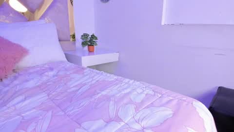 Brianna  online show from October 2025 11:52:01 AM