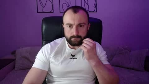 brindlefly69 online show from April 2026 10:33:01 AM