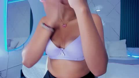 briseida_white online show from November 2025 02:06:02 PM