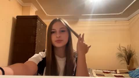Snapshot of britanysuther chatting on June 2026 07:45:01 PM Ciri online show from June 2026 07:45:01 PM