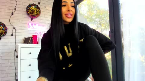 britney_charm online show from October 2025 06:05:01 AM