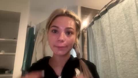 Snapshot of britneycherry08 chatting on February 2026 10:55:01 PM britneycherry08 online show from February 2026 10:55:01 PM