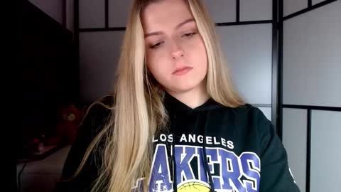 BritneyGlow online show from December 2024 04:29:02 PM