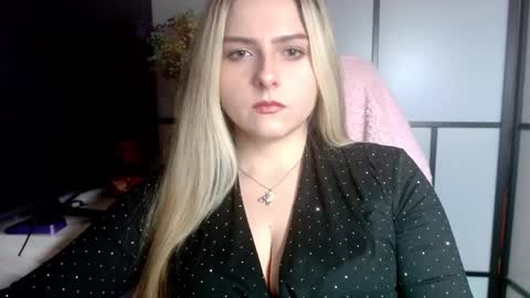 BritneyGlow online show from December 2024 06:49:01 PM