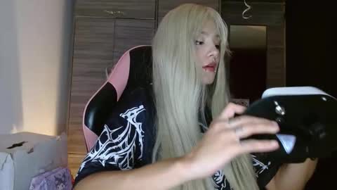 maru miaw   Please help me to reach 100 thumbs up online show from November 2025 11:26:01 PM