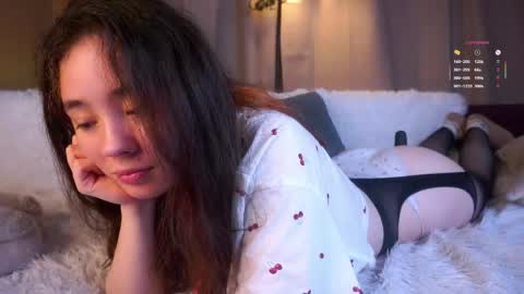 Snapshot of britthe chatting on April 2026 05:30:01 PM Lina online show from April 2026 05:30:01 PM