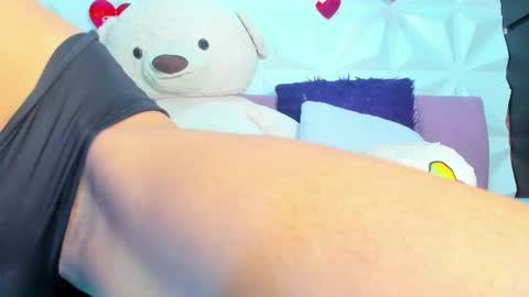Snapshot of briyit_doll chatting on April 2026 03:51:01 AM BRIYIT online show from April 2026 03:51:01 AM