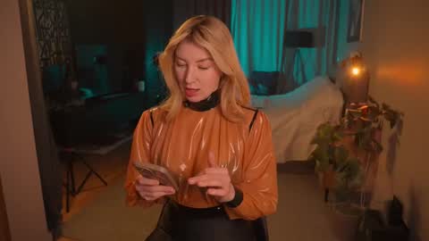 Anna online show from December 2025 03:17:02 PM